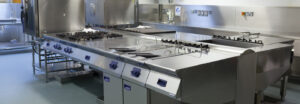 یک آشپزخانه به مساحت 600 متر به چه تجهیزاتی نیاز دارد؟