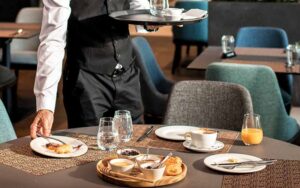 برای راه اندازی رستوران چه باید کرد